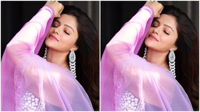 Rubina shared a series of jaw-dropping pictures on her Instagram which made her fans go gaga over her. Sharing the picture, Rubina wrote in the caption, "Kuch khaas hai(There is something special)." (Instagram/@rubinadilaik) Rubina shared a series of jaw-dropping pictures on her Instagram which made her fans go gaga over her. Sharing the picture, Rubina wrote in the caption, "Kuch khaas hai(There is something special)." (Instagram/@rubinadilaik)