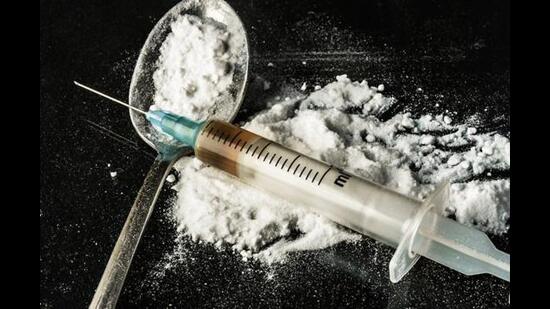 A police spokesman said the Srinagar district administration and the police booked 21 drug peddlers under the PSA. “Further, 69 other drug peddlers have been detained under various provisions of CrPC. (HT Photo/ Representational image)
