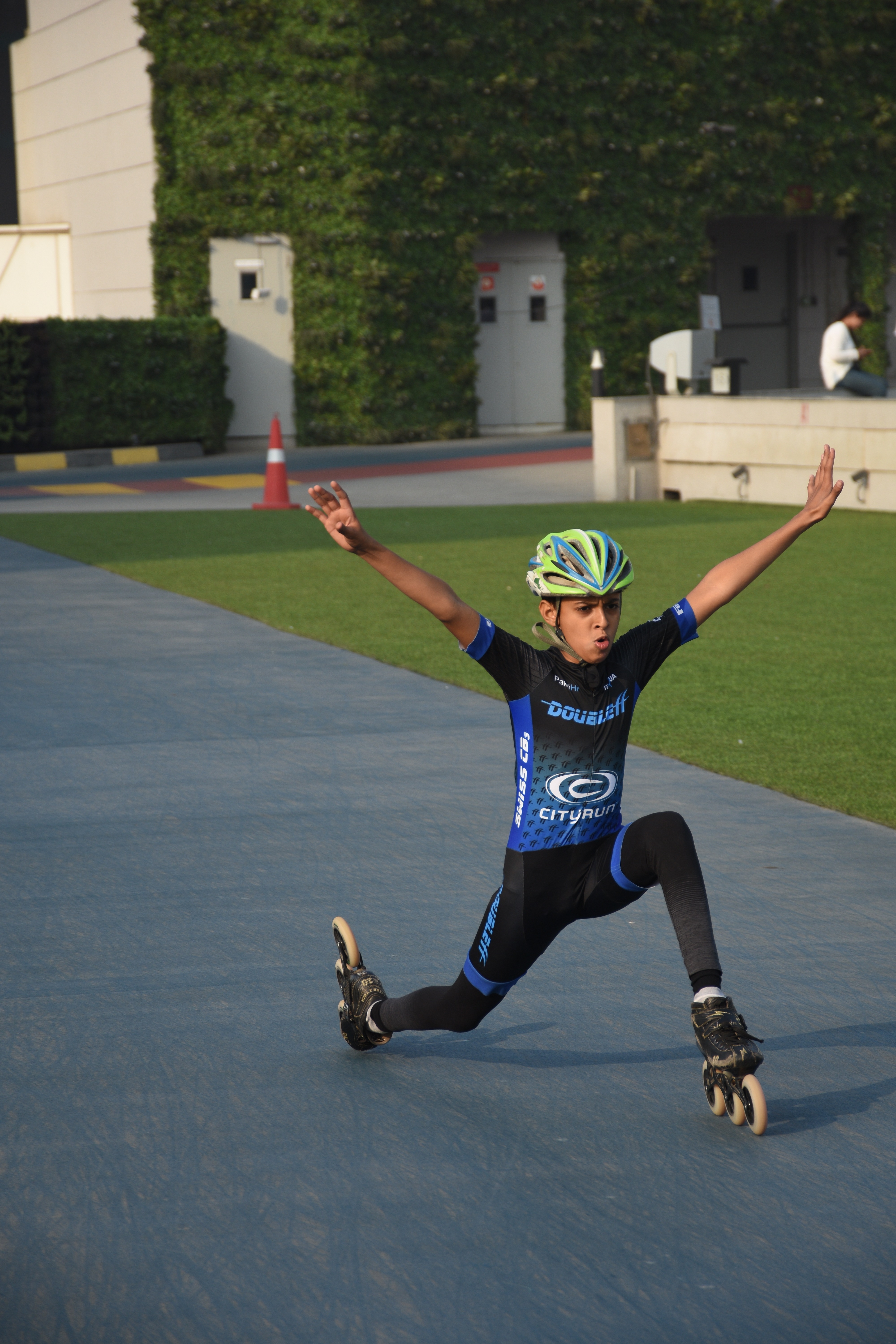 Arnav Prashant Bhat who won the 2009-10 category (Male) ending the race with a split