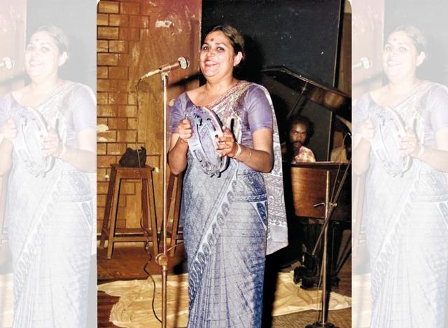 Usha singing in Mombasa Usha singing in Mombasa