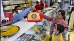 Apart from Verka and Amul, most of the local dairy farmers have also increased the prices of milk by <span class='webrupee'>₹</span>2 per litre under every category. (Harsimar Pal Singh/Hindustan Times) Apart from Verka and Amul, most of the local dairy farmers have also increased the prices of milk by <span class='webrupee'>₹</span>2 per litre under every category. (Harsimar Pal Singh/Hindustan Times)