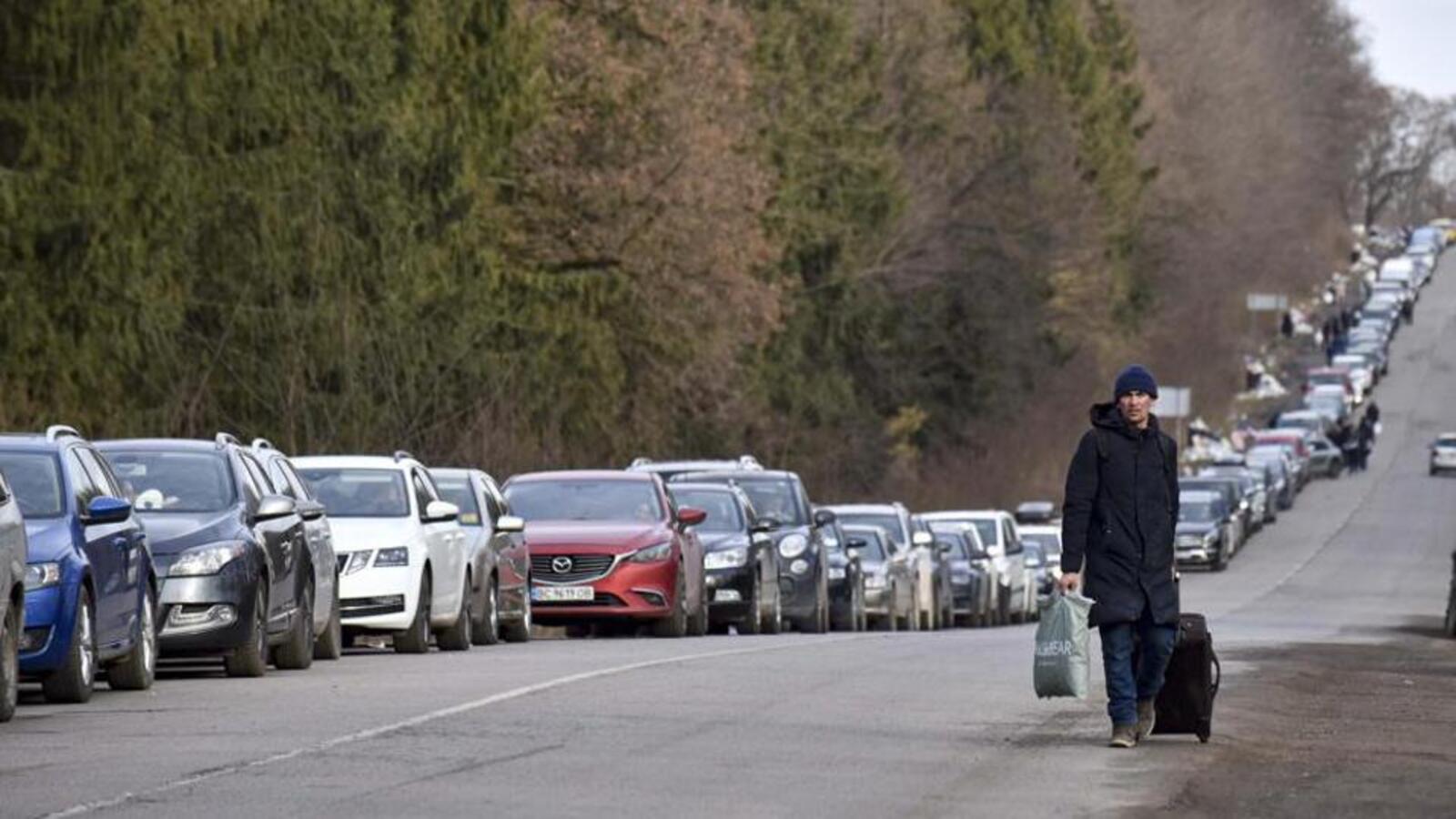 Photo of Poľské hranice sú preplnené, študenti smerujú do Maďarska a na Slovensko