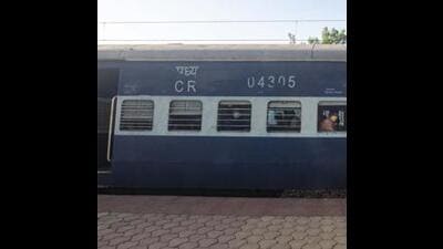 Regular passengers have demanded that the railway division extend their season pass, which was lying unused due to the pandemic. (HT FILE PHOTO) Regular passengers have demanded that the railway division extend their season pass, which was lying unused due to the pandemic. (HT FILE PHOTO)
