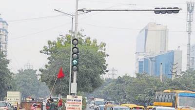 Gurugram, India-February 13, 2019: The smart traffic signals light installed at Kanhai chowk near Huda city centre metro station, in Gurugram, India, on Wednesday, February 13, 2019. (Photo by Parveen Kumar/Hindustan Times) to go with Sonali Verma's story Gurugram, India-February 13, 2019: The smart traffic signals light installed at Kanhai chowk near Huda city centre metro station, in Gurugram, India, on Wednesday, February 13, 2019. (Photo by Parveen Kumar/Hindustan Times) to go with Sonali Verma's story