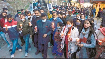 Locals carry out a candle march to pay tributes to the Indian student killed in Ukraine, in Shimla on Wednesday. Also seen here is Congress state president Kuldeep Rathore. (Deepak Sansta / Hindustan Times) Locals carry out a candle march to pay tributes to the Indian student killed in Ukraine, in Shimla on Wednesday. Also seen here is Congress state president Kuldeep Rathore. (Deepak Sansta / Hindustan Times)