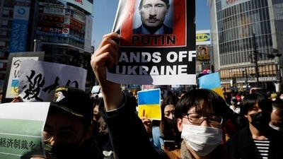 Protesters hold banners during a rally against Russia's invasion of Ukraine, in Tokyo, Japan. (File photo- REUTERS) Protesters hold banners during a rally against Russia's invasion of Ukraine, in Tokyo, Japan. (File photo- REUTERS)
