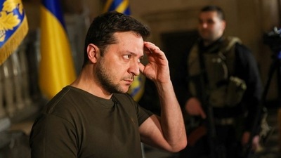 Ukrainian President Volodymyr Zelenskyy talks during an interview with Reuters in Kyiv, Ukraine. (REUTERS)