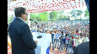 BSP national general secretary SC Mishra addressing a public meeting in Azamgarh on Wednesday. (Sourced) BSP national general secretary SC Mishra addressing a public meeting in Azamgarh on Wednesday. (Sourced)
