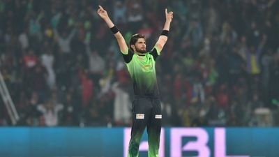 Shaheen Afridi in action for the Lahore Qalandars. (Twitter/Lahore Qalandars)