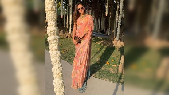 Earlier, Mira Rajput took to her Instagram handle to share a few stills of herself in a beautiful peace chiffon saree.(Instagram/@mira,kapoor)