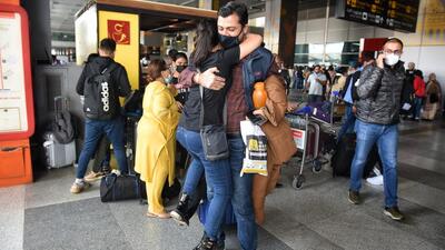 Parents receive students returning from Ukraine at Indira Gandhi International Airport in New Delhi on Thursday. (Sanchit Khanna/HT Photo) Parents receive students returning from Ukraine at Indira Gandhi International Airport in New Delhi on Thursday. (Sanchit Khanna/HT Photo)