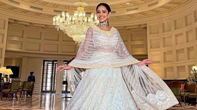 Taking to her social media handle, Nushrratt shared a slew of pictures from her recent photoshoot that featured her donning a sleeveless silver embellished crop blouse that came with a plunge neckline to add to the hotness quotient. (Instagram/nushrrattbharuccha) Taking to her social media handle, Nushrratt shared a slew of pictures from her recent photoshoot that featured her donning a sleeveless silver embellished crop blouse that came with a plunge neckline to add to the hotness quotient. (Instagram/nushrrattbharuccha)