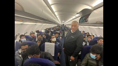 Minister of state for road transport and highways and civil aviation, VK Singh with students in a flight on Thursday. (HT PHOTO) Minister of state for road transport and highways and civil aviation, VK Singh with students in a flight on Thursday. (HT PHOTO)