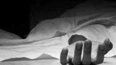 According to the Jammu and Kashmir police, panchayat member Mohammad Yaqoob Dar was fired upon by gunmen at Kolpora Kulgam in which he sustained critical gunshot injuries and was shifted to a nearby hospital, where he succumbed to his injuries. (HT Photo/ Representational image) According to the Jammu and Kashmir police, panchayat member Mohammad Yaqoob Dar was fired upon by gunmen at Kolpora Kulgam in which he sustained critical gunshot injuries and was shifted to a nearby hospital, where he succumbed to his injuries. (HT Photo/ Representational image)