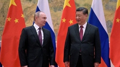 Russian President Vladimir Putin attends a meeting with Chinese President Xi Jinping in Beijing, China on February 4. (REUTERS/FILE)
