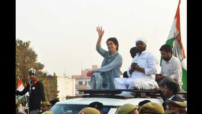 Priyanka during the road show in Varanasi. (HT PHOTO) Priyanka during the road show in Varanasi. (HT PHOTO)