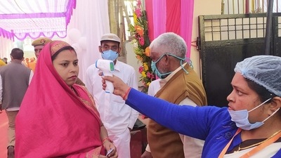 The districts where polling is being held on Thursday are Ambedkar Nagar, Balrampur, Siddharth Nagar, Basti, Sant Kabir Nagar, Maharajganj, Gorakhpur, Kushinagar, Deoria and Ballia. (HT Photo/Rajesh Kumar Singh) The districts where polling is being held on Thursday are Ambedkar Nagar, Balrampur, Siddharth Nagar, Basti, Sant Kabir Nagar, Maharajganj, Gorakhpur, Kushinagar, Deoria and Ballia. (HT Photo/Rajesh Kumar Singh)