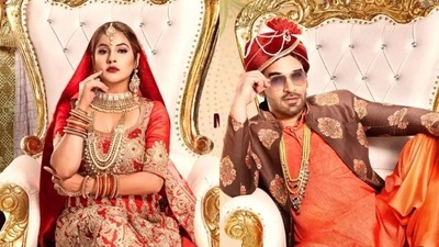 Paras Chhabra and Shehnaaz Gill set out on the show to find their life partners. Paras Chhabra and Shehnaaz Gill set out on the show to find their life partners.