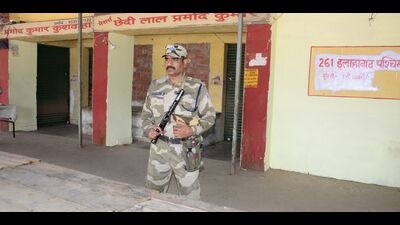 Armed security personnel guarding Mundera Mandi where the counting of votes will take place in Prayagraj on March 10. (HT photo) Armed security personnel guarding Mundera Mandi where the counting of votes will take place in Prayagraj on March 10. (HT photo)