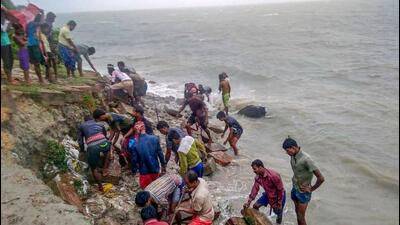 Cyclone Amphan was the largest source of displacement in 2020, with 2.4 million displacements in India alone, the latest report of the Intergovernmental Panel on Climate Change (IPCC) indicated. (PTI PHOTO.) Cyclone Amphan was the largest source of displacement in 2020, with 2.4 million displacements in India alone, the latest report of the Intergovernmental Panel on Climate Change (IPCC) indicated. (PTI PHOTO.)