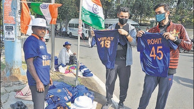 Fans buying cricket jerseys ahead of the India-Sri Lanka Test match near IS Bindra PCA Stadium in Mohali. (Keshav Singh/HT) Fans buying cricket jerseys ahead of the India-Sri Lanka Test match near IS Bindra PCA Stadium in Mohali. (Keshav Singh/HT)
