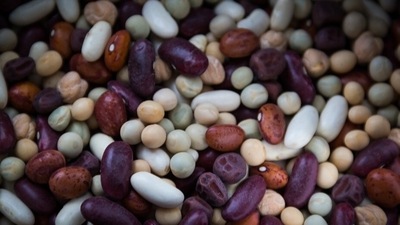 Lentils, beans and peas: All legumes are good sources of zinc, a mineral which has time and again been associated with a better immunity and boosted hearing power. It can even prevent unwanted infections and microbial growth in the ear. Other important sources of zinc that you can consume are chicken, almonds, cashews and peanuts. (Pixabay)
