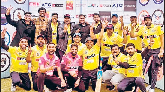 Vira Ke Veer team celebrating after winning in JITO Premier League being held at GRD Academy in Ludhiana. (HT PHOTO)