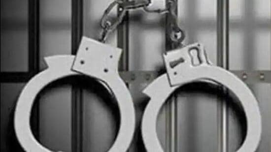 srinagar-trader-arrested-for-30-crore-duty-drawback-fraud-hindustan