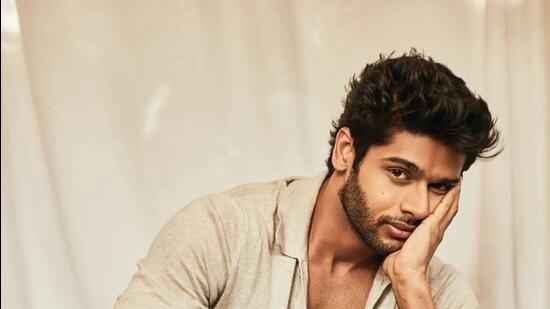 Actor Abhimanyu Dassani recently received an award for Meenakshi Sundareshwar.