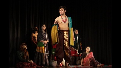 The play not only follows the story of Devayani, but also of Kach, Sharmishtha, Yayati and Guru Shukracharya. The play not only follows the story of Devayani, but also of Kach, Sharmishtha, Yayati and Guru Shukracharya.