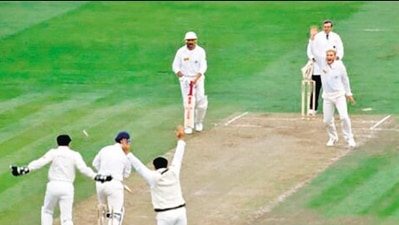 Shane Warne, making his Ashes debut, bowls Gatting with his first ball of the match. (ANI)