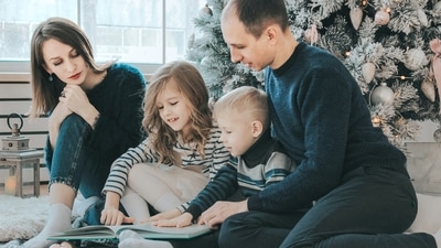 5. Involve family - If they don’t change after that, you’ll need to include family. Intervention from the family is required. Discuss your concerns with essential family members and put pressure on your partner to recognise the negative consequences of their conduct.&nbsp; (Photo by Ann Danilina on Unsplash)