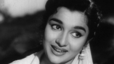 Asha Parekh had done several child roles but made her debut as a heroine opposite Shammi Kapoor with Dil Deke Dekho and became a star. Asha Parekh had done several child roles but made her debut as a heroine opposite Shammi Kapoor with Dil Deke Dekho and became a star. 