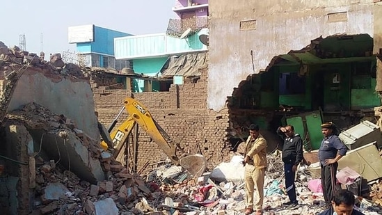 549px x 309px - 14 dead in Bhagalpur blast; SHO suspended - Hindustan Times