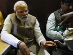 After the roadshow, Prime Minister stopped for having tea at a tea stall. (ANI)