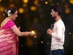 Hema Malini recited shlokas and performed aarti for a contestant on Hunarbaaz. Hema Malini recited shlokas and performed aarti for a contestant on Hunarbaaz.