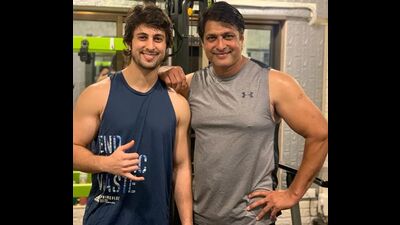 Karan Ankola with dad Salil Ankola (Photo: Instagram/salilankola) Karan Ankola with dad Salil Ankola (Photo: Instagram/salilankola)