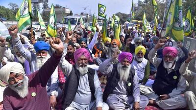 Members of BKU (Ugrahan) staged a protest outside the mini-secretariat against the amendment in the rules regarding appointments to two key positions on the Bhakra Beas Management Board (BBMB), in Ludhiana on March 05, 2022. (Gurpreet Singh/HT)