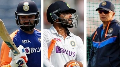 Rohit Sharma declaring before Ravindra Jadeja's 200 in India-Sri Lanka Mohali Test forced enraged Twitter fans to draw comparisons with Rahul Dravid Rohit Sharma declaring before Ravindra Jadeja's 200 in India-Sri Lanka Mohali Test forced enraged Twitter fans to draw comparisons with Rahul Dravid