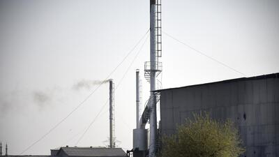 Smoke billows out of a factory’s chimney in Bhul Garhi Road at Masuri in Ghaziabad. (Sakib Ali/HT photo) Smoke billows out of a factory’s chimney in Bhul Garhi Road at Masuri in Ghaziabad. (Sakib Ali/HT photo)
