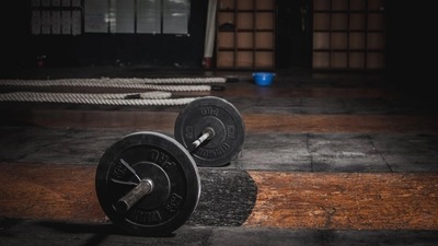 7. Incorporate a weight training regimen: Weight training is just as important to weight maintenance as aerobic activity. In addition to weekly aerobic activity, the WHO recommends weight training that involves all your major muscles at least two times per week. (Pexels) 7. Incorporate a weight training regimen: Weight training is just as important to weight maintenance as aerobic activity. In addition to weekly aerobic activity, the WHO recommends weight training that involves all your major muscles at least two times per week. (Pexels)