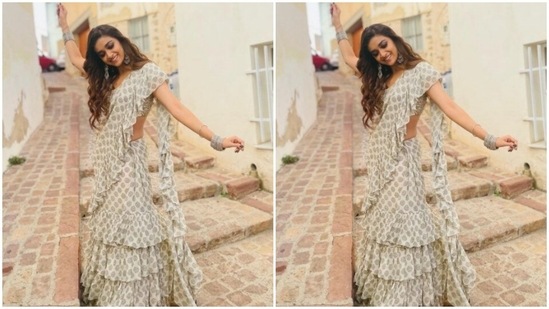 Here's a pretty picture of Keerthy Suresh dancing on the streets, looking just too stunning.(Instagram/@keerthysureshofficial)