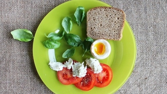 1. Set a “5 Meal Ideal” plan: One of the major reasons of being overweight is wrong consumption pattern. Having 5-6 meals a day at regular intervals of 2-3 hours and in small portions keeps your metabolism running and you feel ‘full’ throughout the day.(Pixabay)