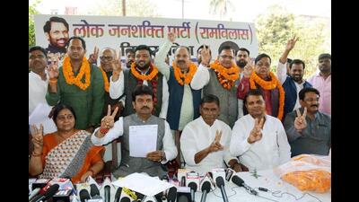 LJP(Ram Vilas) announces first list of candidates for Council polls in Patna on Sunday. (Santosh Kumar/HT Photo) LJP(Ram Vilas) announces first list of candidates for Council polls in Patna on Sunday. (Santosh Kumar/HT Photo)