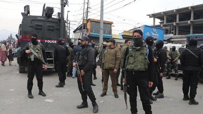 Security personnel at the site of a grenade attack at the Hari Singh High Street near the Amira Kadal Bridge in Srinagar on Sunday. (Waseem Andrabi/ HT) Security personnel at the site of a grenade attack at the Hari Singh High Street near the Amira Kadal Bridge in Srinagar on Sunday. (Waseem Andrabi/ HT)