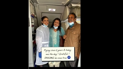 A flight attendant shared her parents' reaction when they saw her operating the same flight that they were travelling in. &nbsp; (thataerobabe/Instagram)