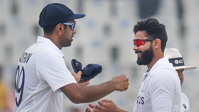 R Ashwin heaps massive praise on Ravindra Jadeja after India beat Sri Lanka in Mohali: 'Jaddu decided that he would give up his overs' R Ashwin heaps massive praise on Ravindra Jadeja after India beat Sri Lanka in Mohali: 'Jaddu decided that he would give up his overs'