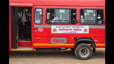 Feeder routes with mini and midi buses that can be easily accommodated on the city’s roads will be operated. (Pratik Chorge/HT Photo) Feeder routes with mini and midi buses that can be easily accommodated on the city’s roads will be operated. (Pratik Chorge/HT Photo)