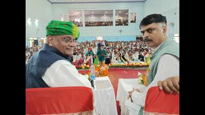 Jharkhand Congress in-charge Avinash Pande (left) with state Congress president Rajesh Thakur in Dumka on Sunday. (HT Photo) Jharkhand Congress in-charge Avinash Pande (left) with state Congress president Rajesh Thakur in Dumka on Sunday. (HT Photo)