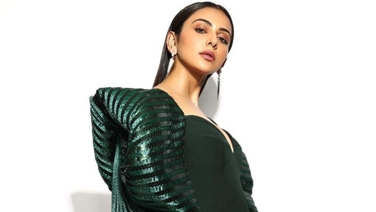 Rakul Preet Singh is all about high-end fashion in sultry green mini dress that costs <span class='webrupee'>?</span>54k: Pics inside